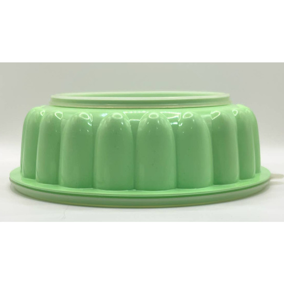 Vintage Tupperware Jadeite Jello Mold Retro Kitchen - Picture 3 of 6